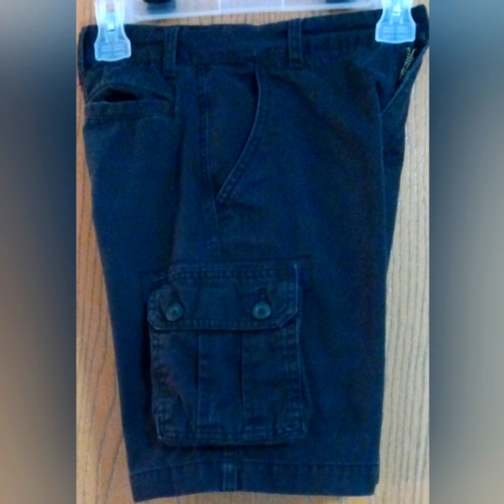 Faded Glory Cargo Shorts size 10.    14-032